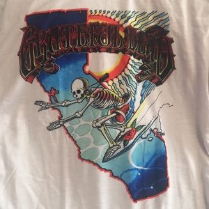 NWOT Grateful Dead surfing skeleton shirt